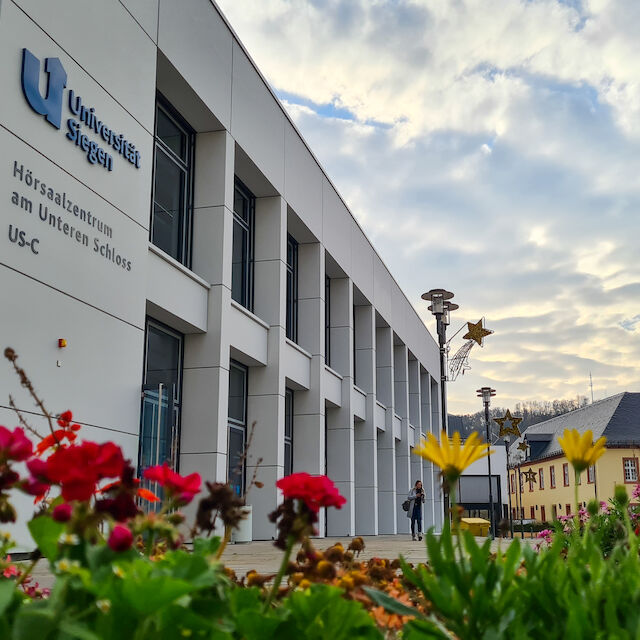 Hörsaalzentrum der Universität Siegen im Obergeschoss eines Karstadt-Warenhauses.