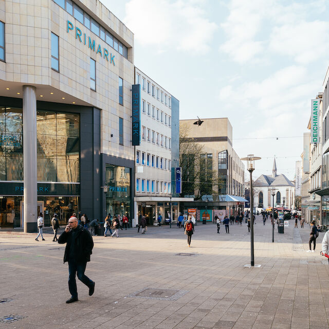 Die Kettwiger Straße, zentrale Einkaufsstraße in der Essener Innenstadt.