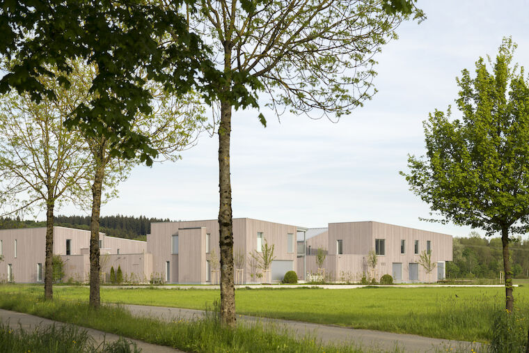 Familienwohnen: Der Marienhof in Leutkirch im Landkreis Ravensburg (Baden-Württemberg) von GMS ARCHITEKTEN. Foto: Martin Rudau