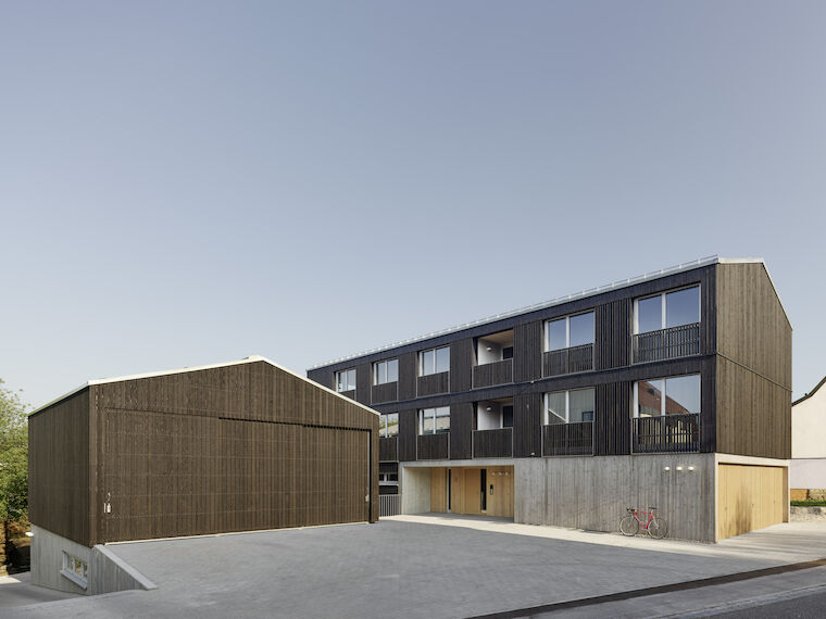 Wohnen und Arbeiten: Das Wohn- und Werkhaus in Schwaikheim im Rems-Murr-Kreis (Baden-Württemberg) von Schleicher Ragaller Architekten in Zusammenarbeit mit CAPE, Prof. Markus Binder. Foto: Zooey Braun Fotografie