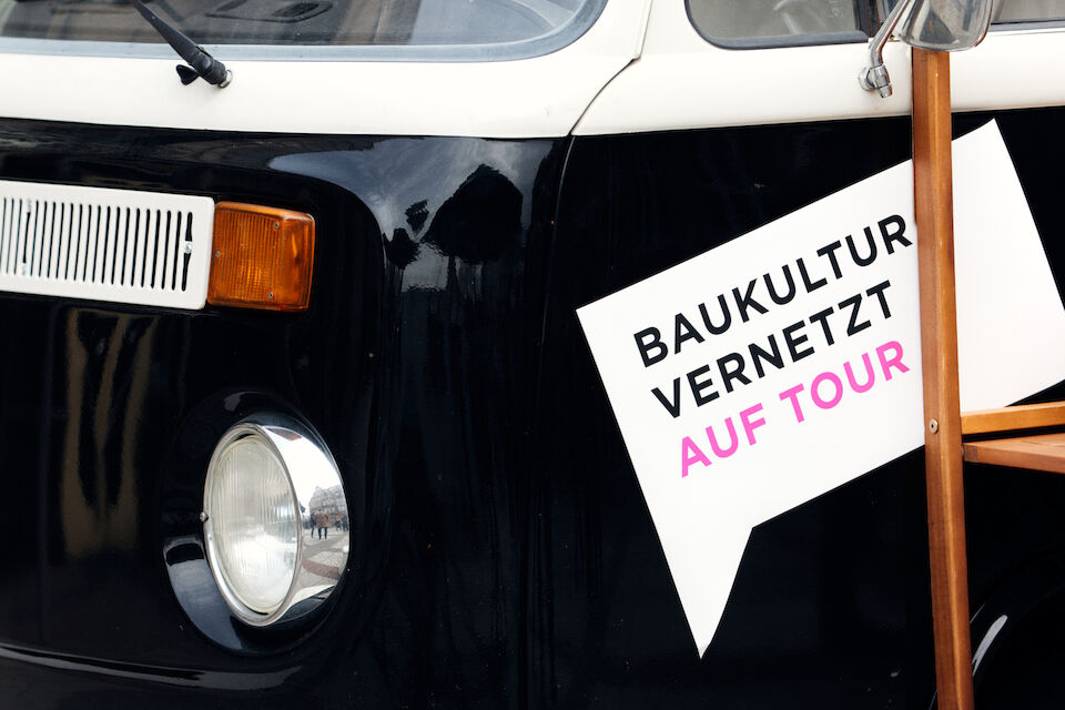 Baukultur vernetzt auf Tour in Bielefeld.