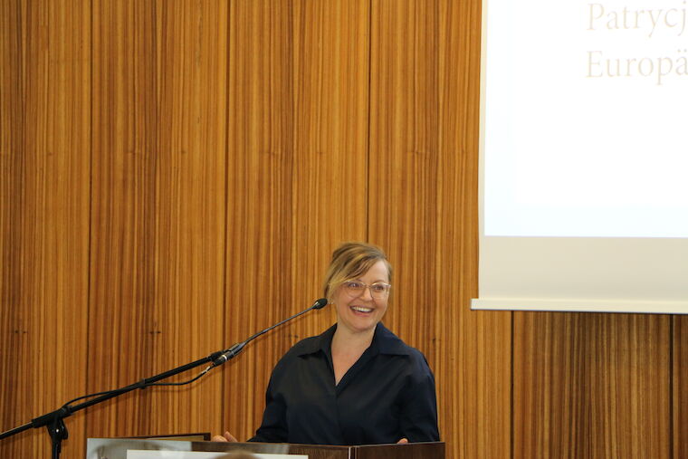 Überbrachte Grußworte der Europäischen Union: Patrycja Sypel von der Regionalvertretung der EU in Bonn. Der „Mies van der Rohe Award“ ist der Preis der Europäischen Union für zeitgenössische Architektur. Foto: Timo Klippstein