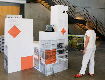 Viel zu entdecken: Die sehr unterschiedlichen Kunst-und-Bau-Objekte stiften Identifikation, irritieren, überraschen und eröffnen neue Ansichten auf Architektur und Kunst. | Foto: Annabell Bialas