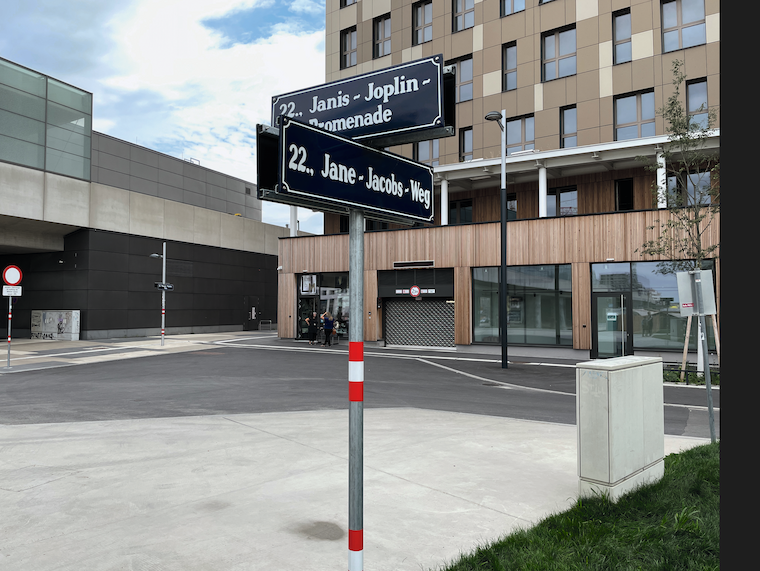 Jane-Jacobs-Weg und Janis-Joplin-Promenade in der Seestadt Aspern in Wien. Foto: Karin Hartmann