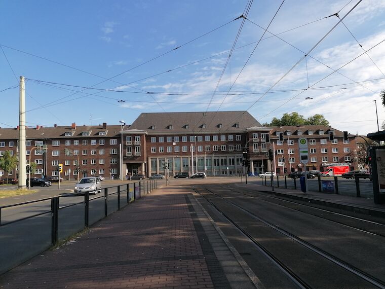 Eindrücke des Sonntagsspaziergangs in der Kurt-Schumacher-Straße. Foto: Razan Karadaghi