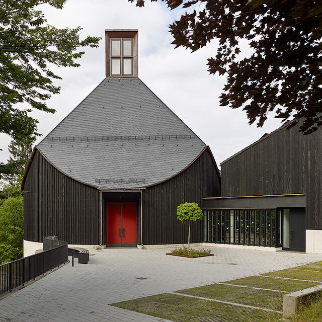 Die evangelische Willkommenskirche in Overath von Springer Architekten.