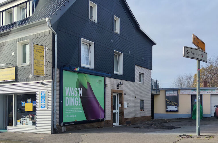 Trapezblech als Schieferersatz, Bergisch-Gladbach. Foto: Karen Jung/ Paul Andreas