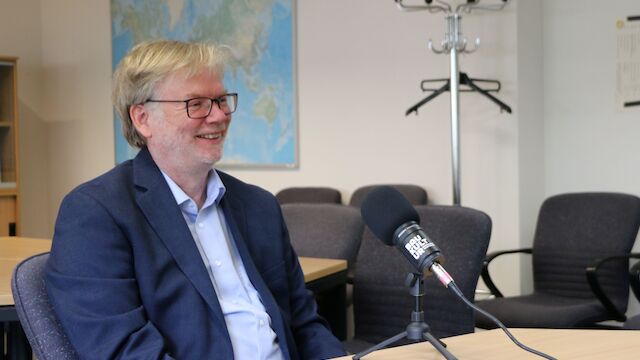 Guido Halbig in der Niederlassung Essen des Deutschen Wetterdienstes. Foto: Sebastian Schlecht