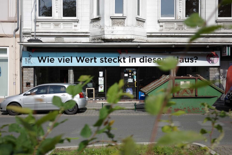 Wie viel Wert steckt in diesem Haus? Dieser Frage geht das UmBauLabor u. a. gemeinsam mit der IK-Bau NRW nach.