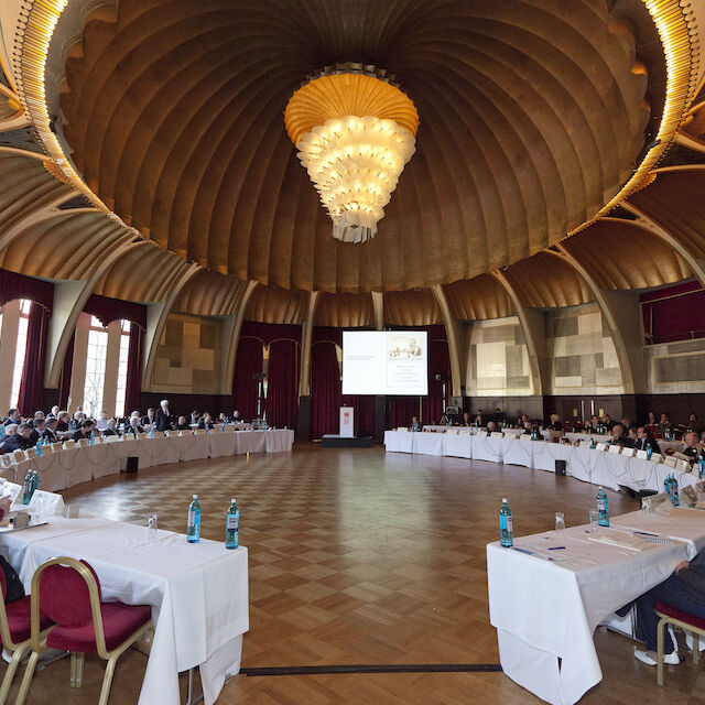 Rheingoldsaal in den Düsseldorfer Rheinterrassen.