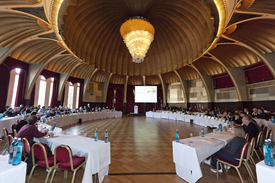 Rheingoldsaal in den Düsseldorfer Rheinterrassen.