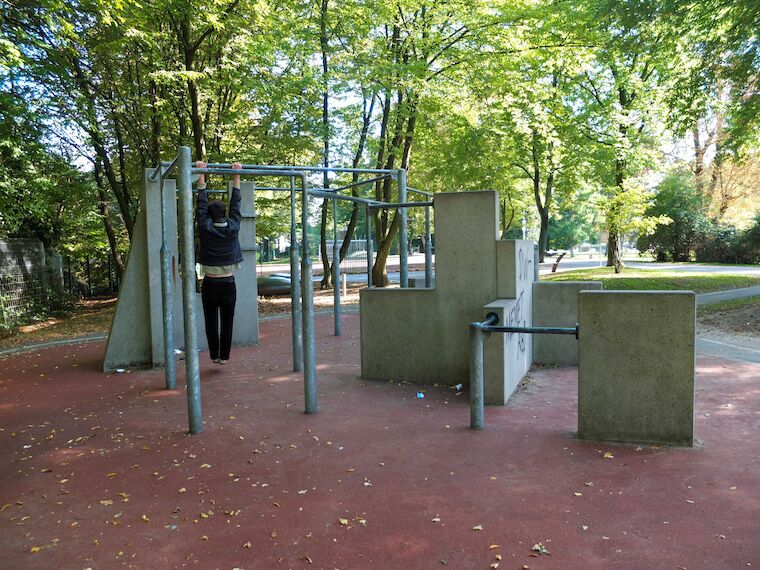Die neue Parkour-Anlage im Friedenspark Ehrenmal. Foto: Annika Stremmer
