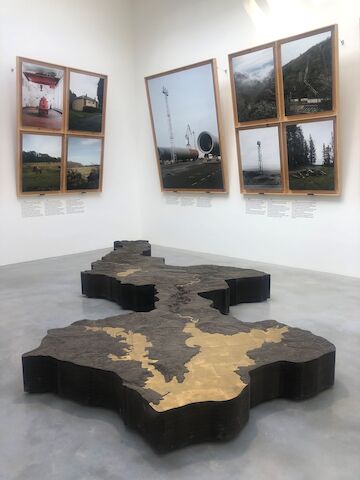 Der spanische Pavillon thematisiert fünf Bereiche, um den Bausektor zu transformieren: Material, Energie, Handwerk, Abfall und Emissionen. Foto: Annika Stremmer