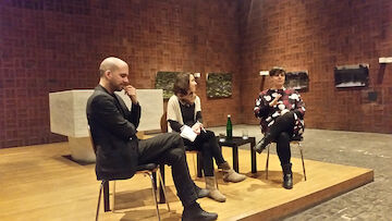 Philipp Stoltz, Dr. Katja Viel und Dr. Karin Berkemann im Gespräch. Foto: Tobias Meier