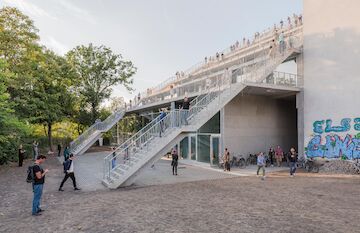 Terrassenhaus, Berlin Architektur: Brandlhuber+ Emde, Burlon / Muck Petzet Architekten.<br/><br/>Foto: © David von Becker, im Rahmen des ARCH+ Features 78<br/><br/>jpg, 5489 × 3552 Pixel