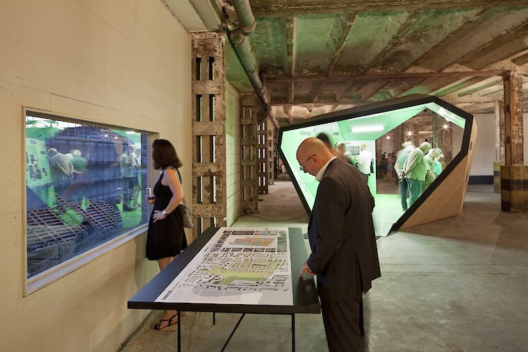 Eröffnung der Ausstellung "Alle wollen wohnen. Gerecht. Sozial. Bezahlbar" des M:AI auf dem Clouth-Gelände in Köln am 13. September 2016. Fotos: Claudia Dreyße.