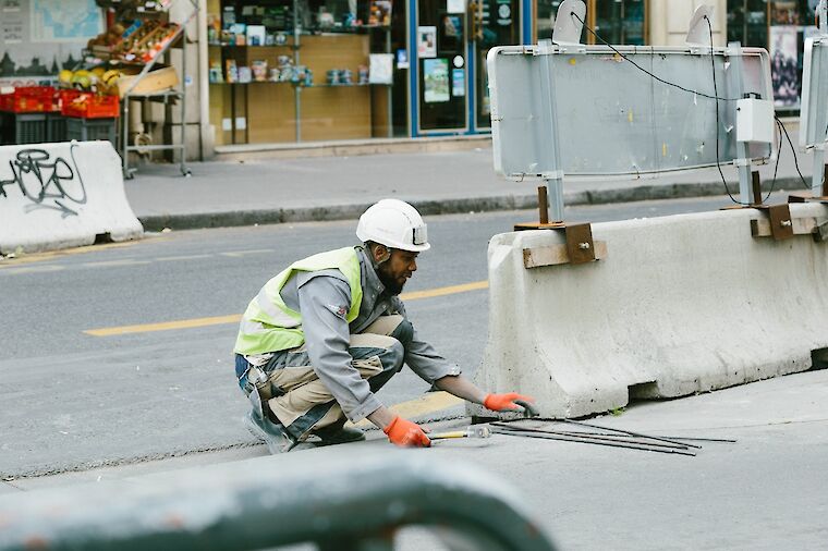 Ein großes Thema für Ingenieure: die Mobilität und der Verkehr. Dazu gehören auch die Bauarbeiten an den Straßen. Tranmautritam via Pexels, CC0