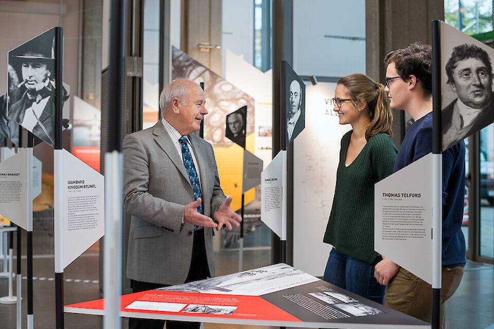 Bauingenieur Bill Addis in der Ausstellung "Visionäre und Alltagshelden".