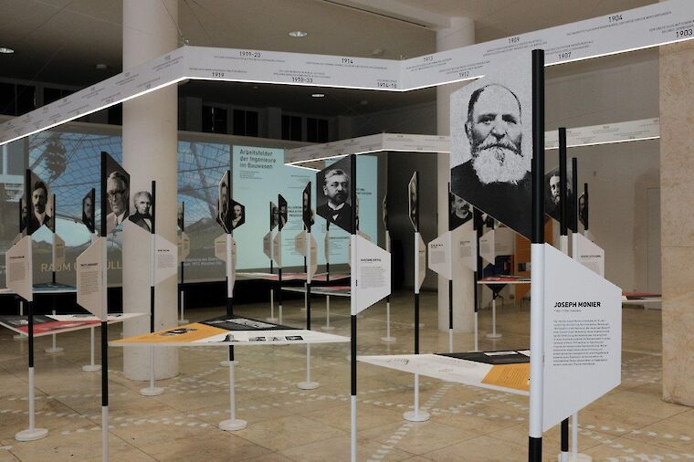 Die Ausstellung "Visionäre und Alltagshelden" in der Technischen Universität München. Foto: Martin Sinken