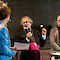 Diskutierten, was mit unseren Kirchen geschieht (v.l.): Moderatorin Melanie Wielens, Staatssekretär Dr. Jan Heinisch (Ministerium für Heimat, Kommunales, Bau und Gleichstellung NRW), Weihbischof Rolf Steinhäuser, Architekt Prof. Paul Böhm und Pfarrer Franz Meurer (nicht im Bild). Foto: Sebastian Becker.