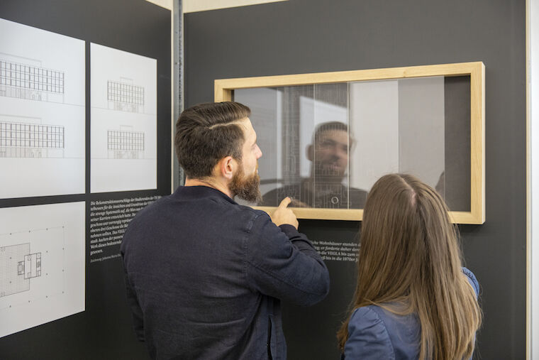 Schiebemodell für die VEGLA Vereinigten Glaswerke, für die Mies van der Rohe einen Entwurf konzipierte. Ausstellungseröffnung von "Mies im Westen" im NAK Neuer Aachener Kunstverein. Foto: Claudia Dreyße.