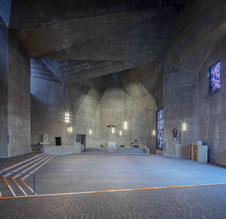 Der Innenraum der Kirche St. Gertrud in Köln. Foto: Michael Rasche.