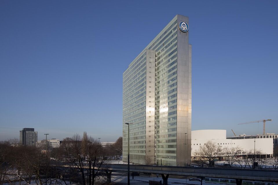 Das Dreischeibenhaus in Düsseldorf.