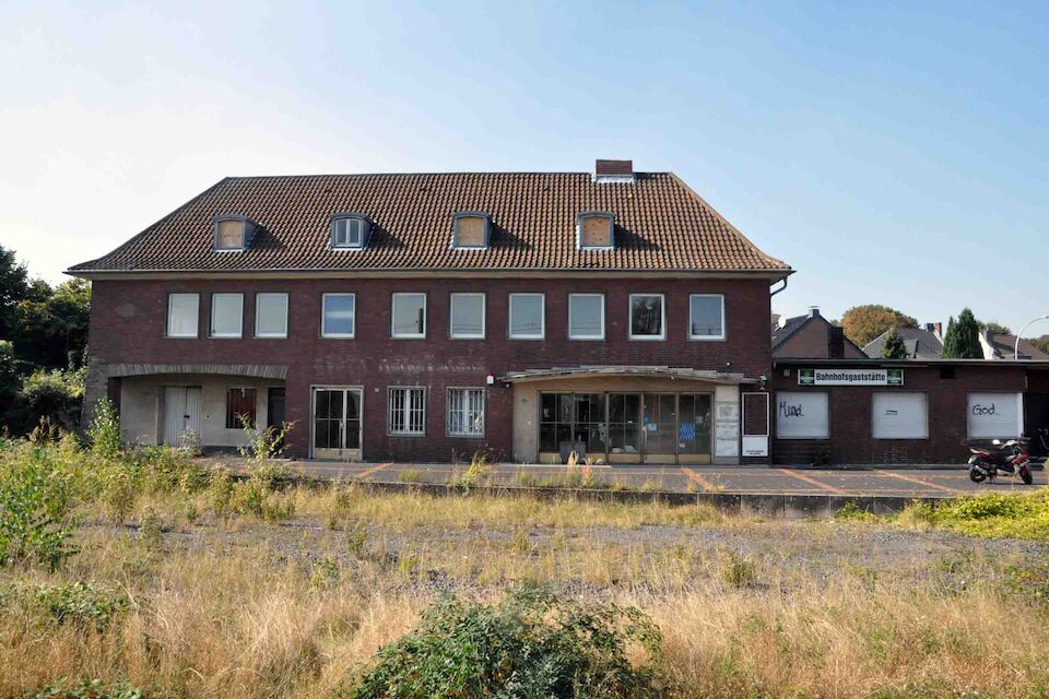 Im Februar 2017 ein Kunstort: der Bahnhof in Hürth-Hermülheim.