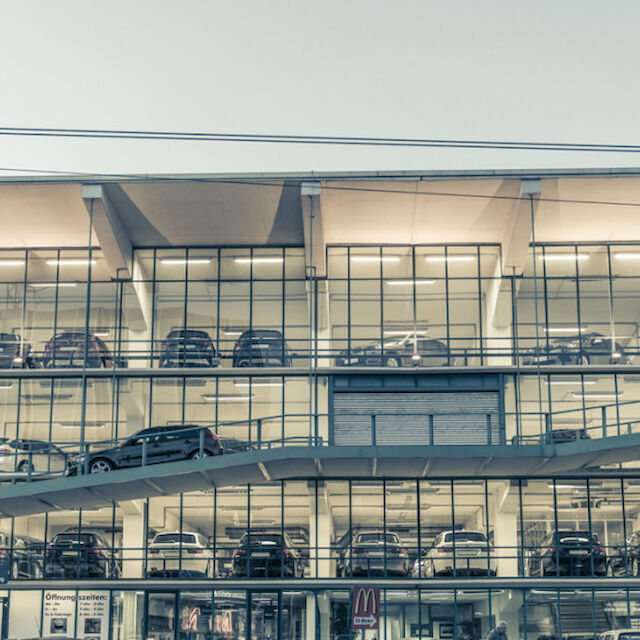 Frontansicht der Haniel-Garage in Düsseldorf.