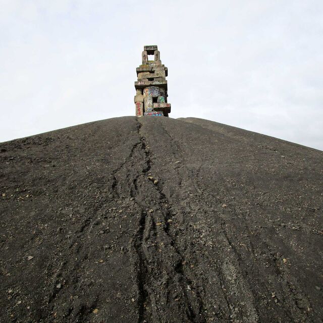 Die Himmelstreppe des Künstlers Herman Prigann auf der Halde Rheinelbe in Gelsenkirchen-Ückendorf.